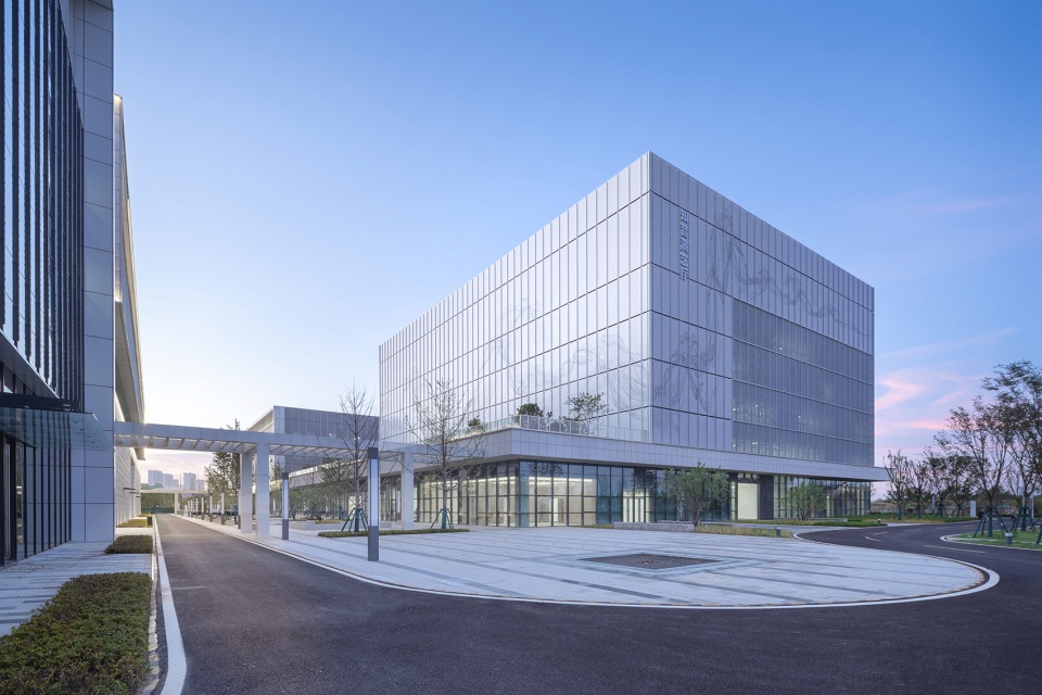 caidian urban comprehensive service center phase i by citic design