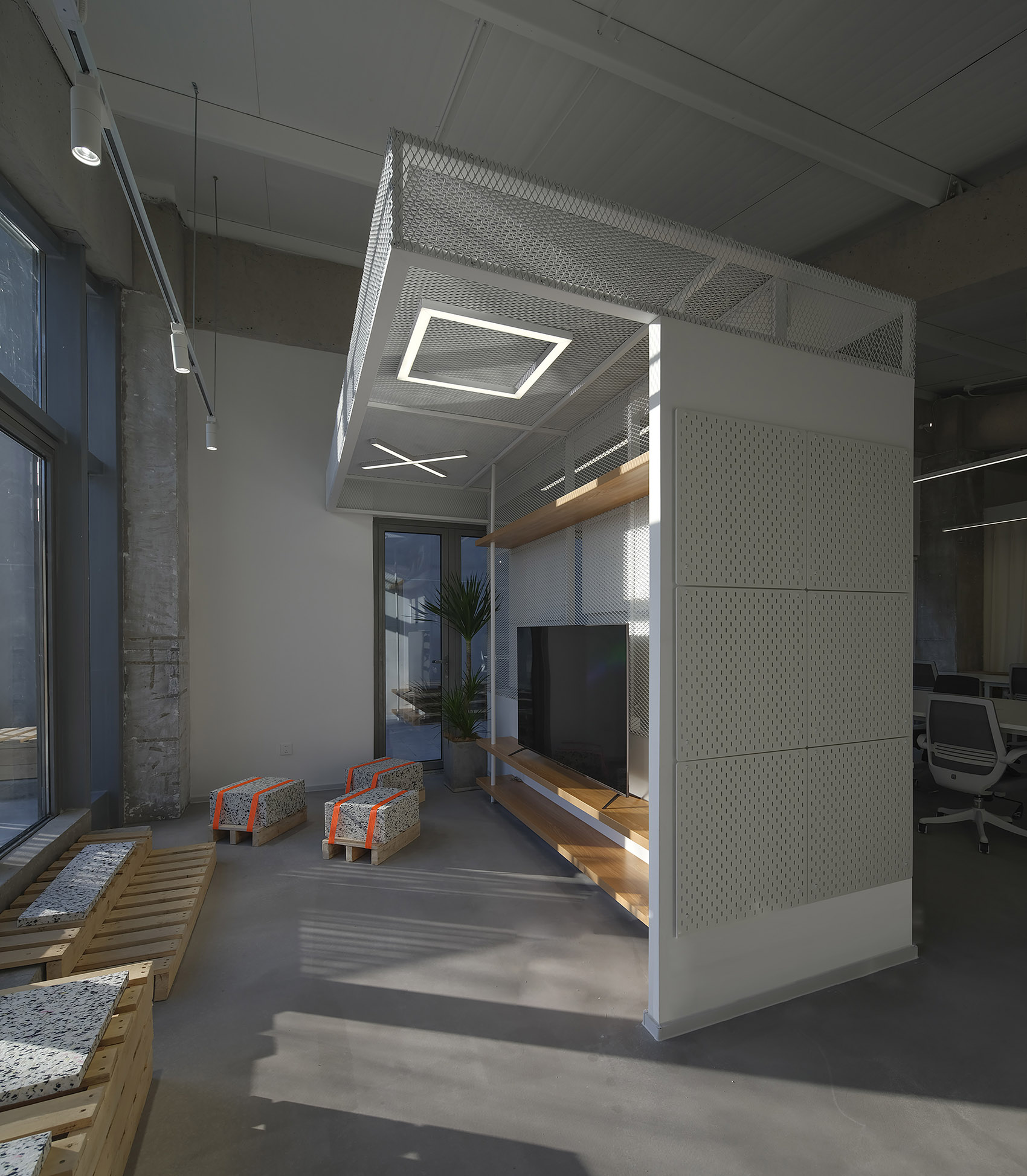 Ollie Workplace Interior Design by Within Beyond Studio - 谷德设计网