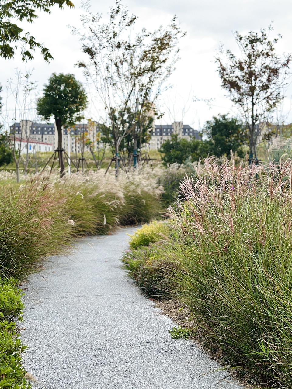 Shangkun Yueshan South Riverfront Community Park by Possibilism Design Studio