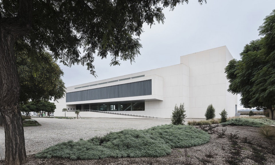 ayamonte exhibition and congress center by sol89
