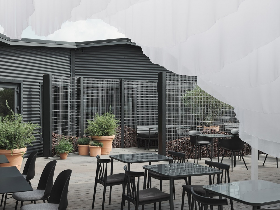 SEASONS pop up by DA bureau