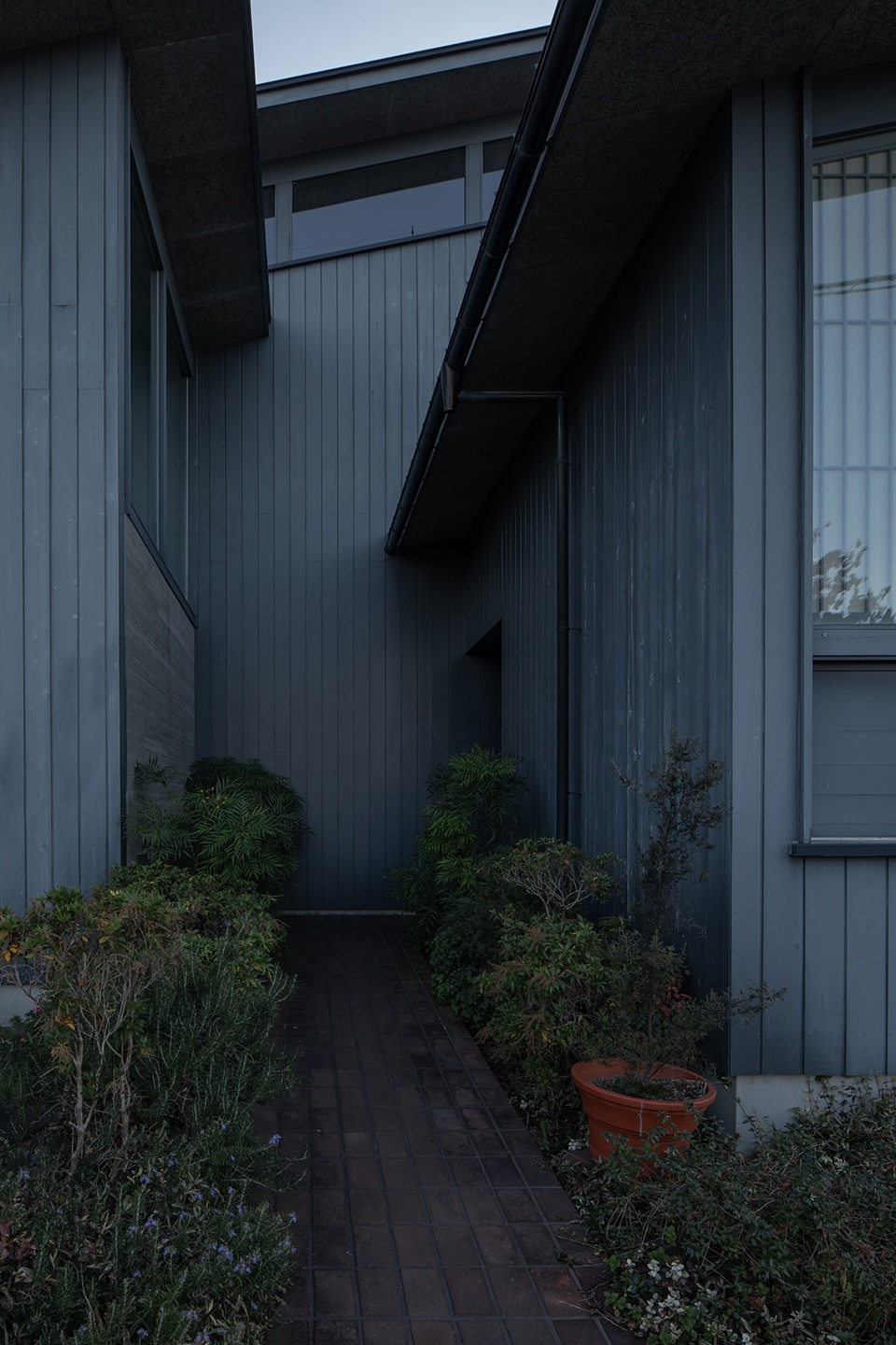 Leading House by FORM Kouichi Kimura Architects