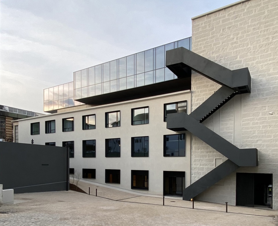 Rehabilitation of the old Jordao Theater and Garage Avenida by Pitagoras Group