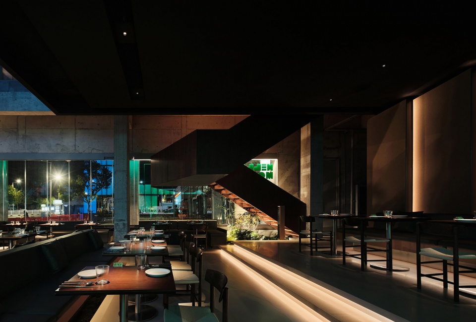 mooi archive by triostudio
