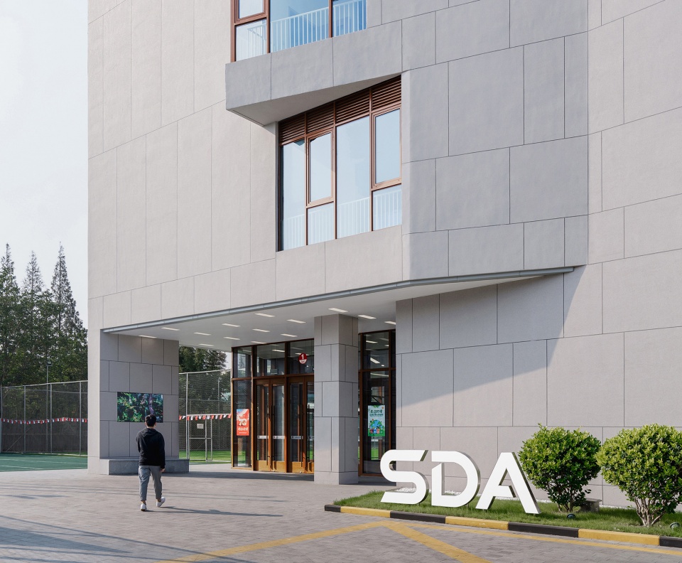 上海德英乐学院综合教学楼 / perform普泛建筑 - 谷德设计网