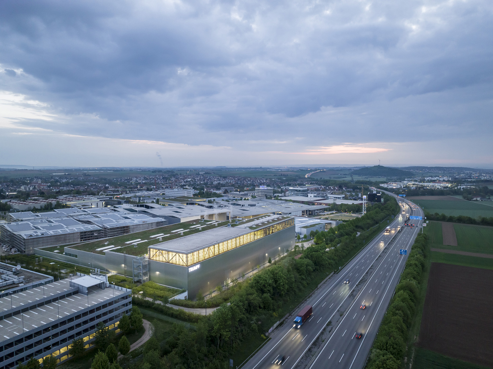 TRUMPF Fitness and Company Sports Center by Barkow Leibinger - 谷德设计网