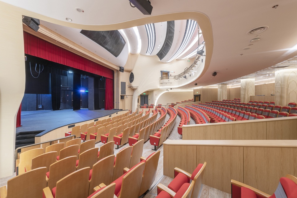 上海市工人文化宫茉莉花剧场改造项目 / 上海华建工程建设咨询有限