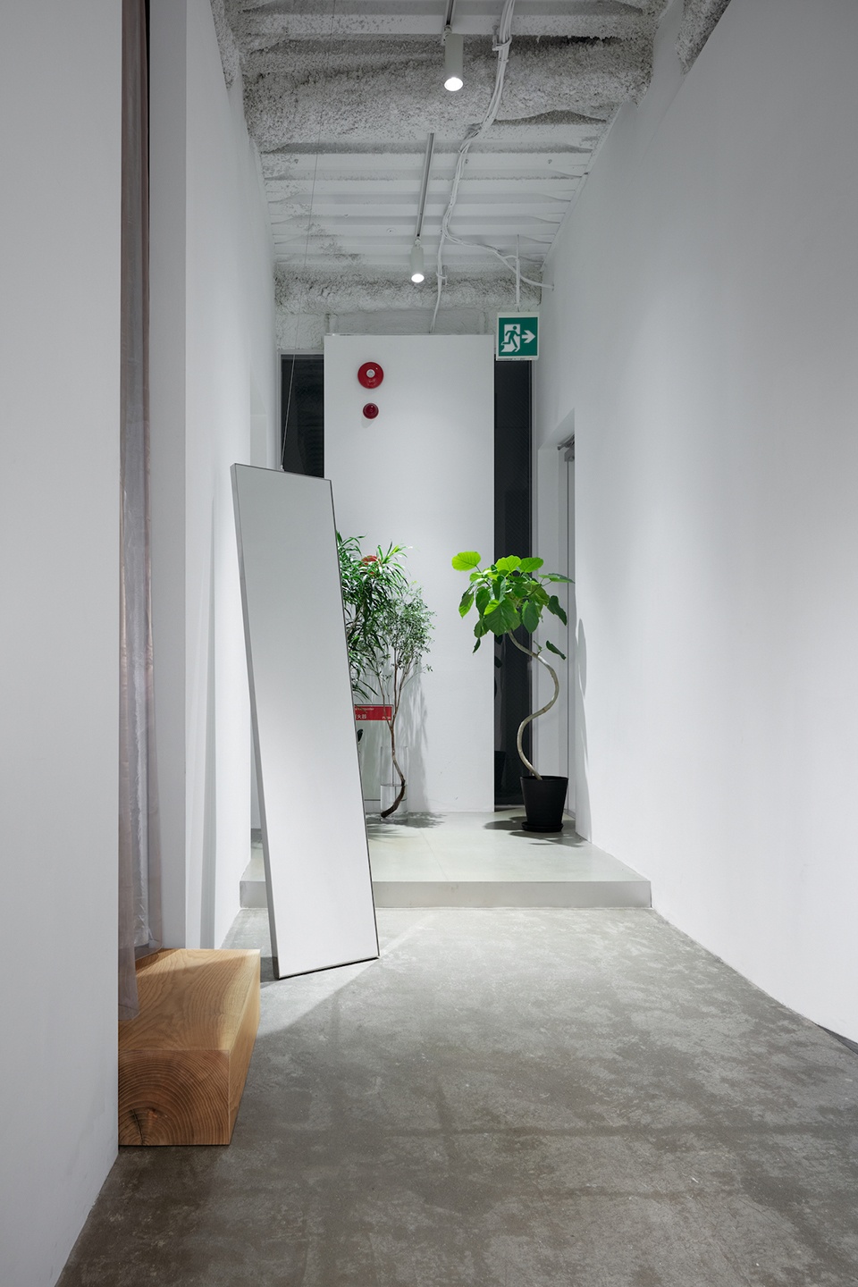 siten Hair and eye salon by SIDES CORE