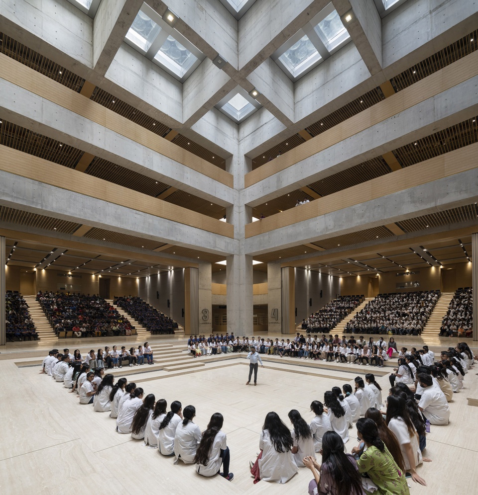 dy patil university centre of excellence by foster partners