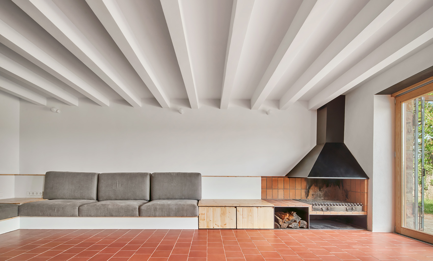 108era-renovation-of-a-farmhouse-in-granera-by-vallribera-arquitectes