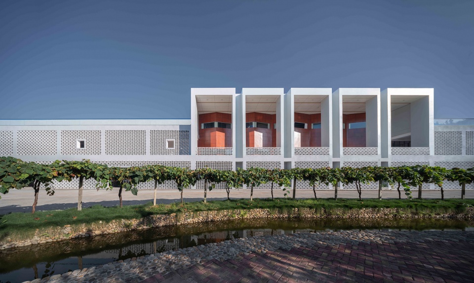 Chunqiu Cimingzhu Winery China by BE Design
