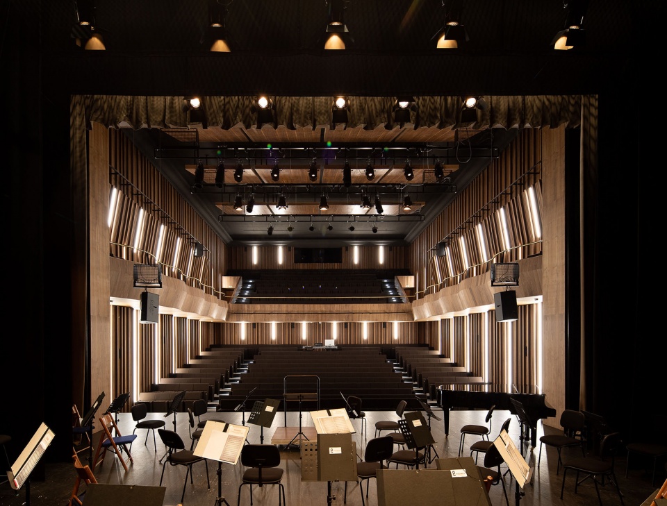 Rehabilitation of the old Jordao Theater and Garage Avenida by Pitagoras Group
