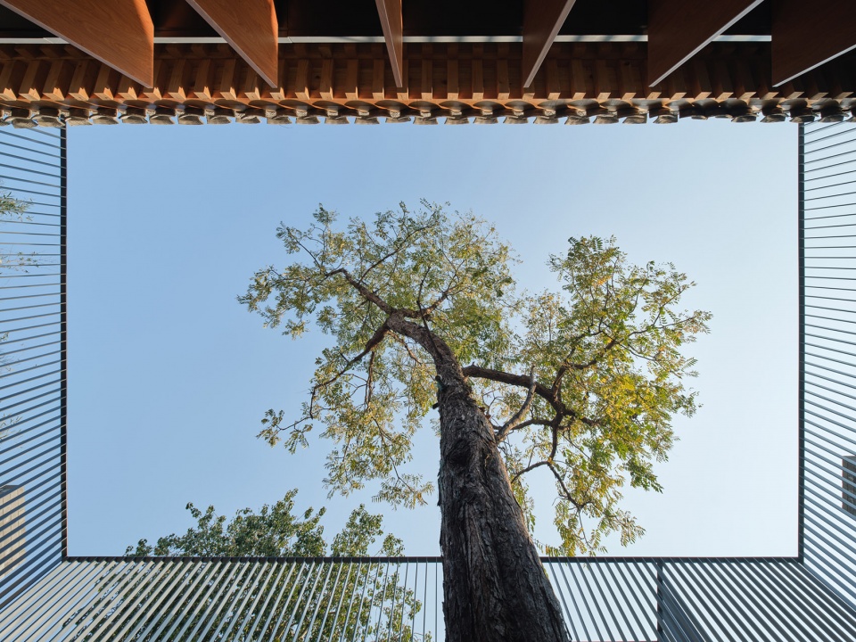 new office of bazuo architecture studio in traditional beijing hutong by bazuo architecture studio