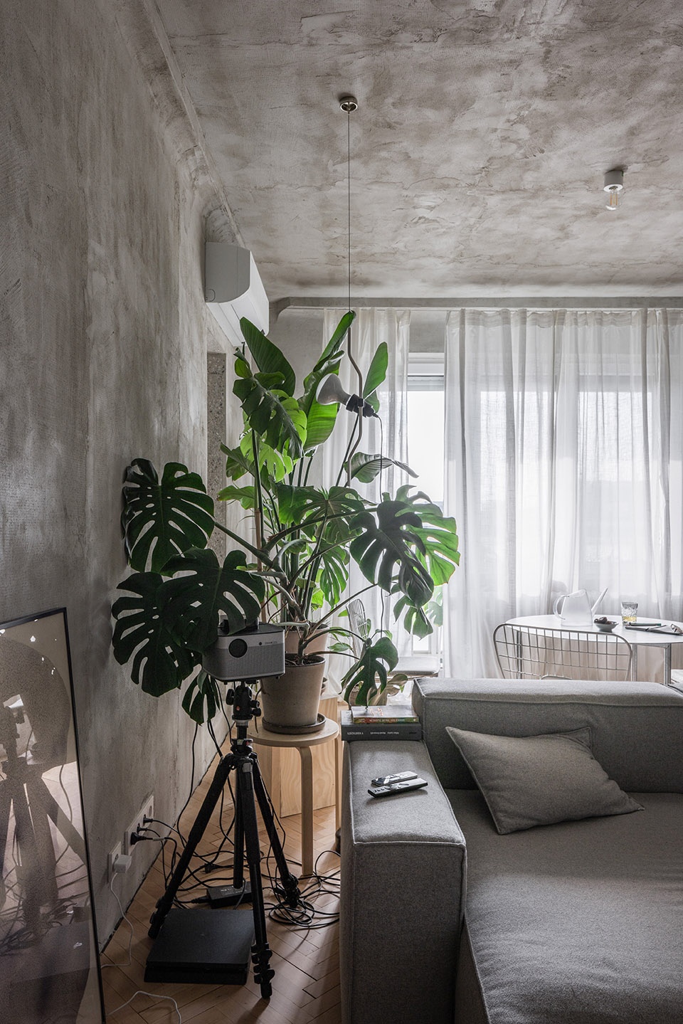 panelak apartment by kilohonc