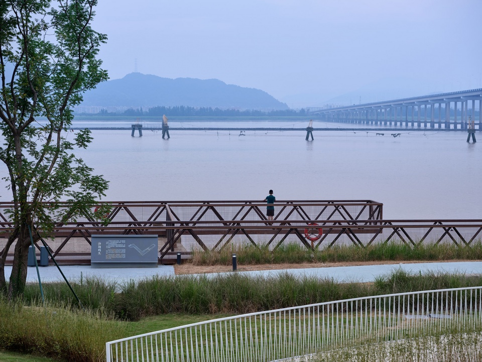 upgrading and renovation of the public space on the south bank of jiaojiang river by original design studiotjad