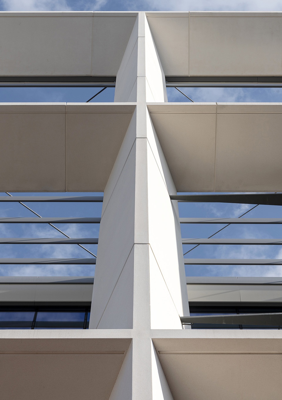 ICONE by Foster Partners ybt