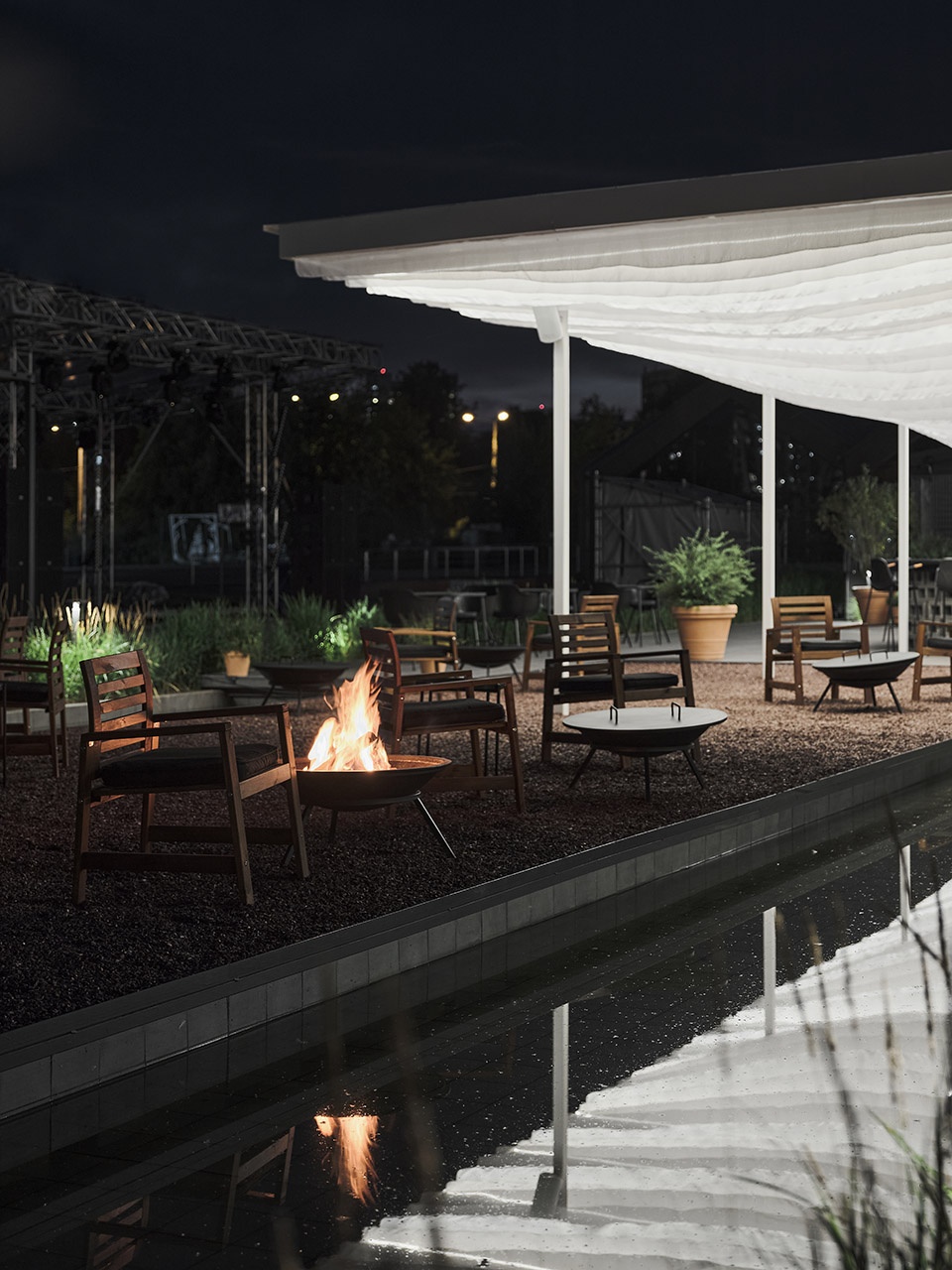 SEASONS pop up by DA bureau