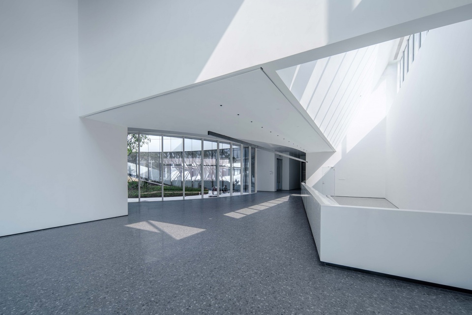 Shenzhen Bay International Badminton Exchange Center by SEED Qin Chen Studio