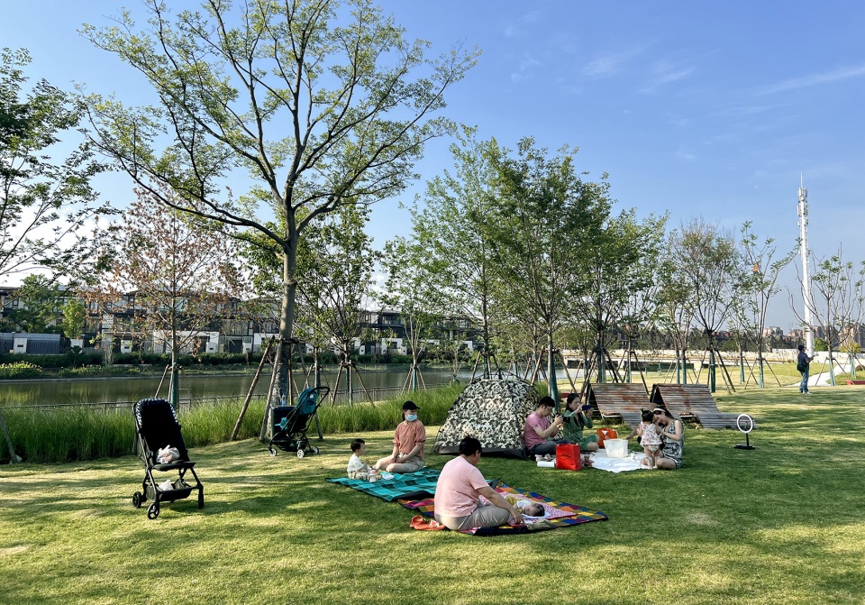 Shangkun Yueshan South Riverfront Community Park by Possibilism Design Studio