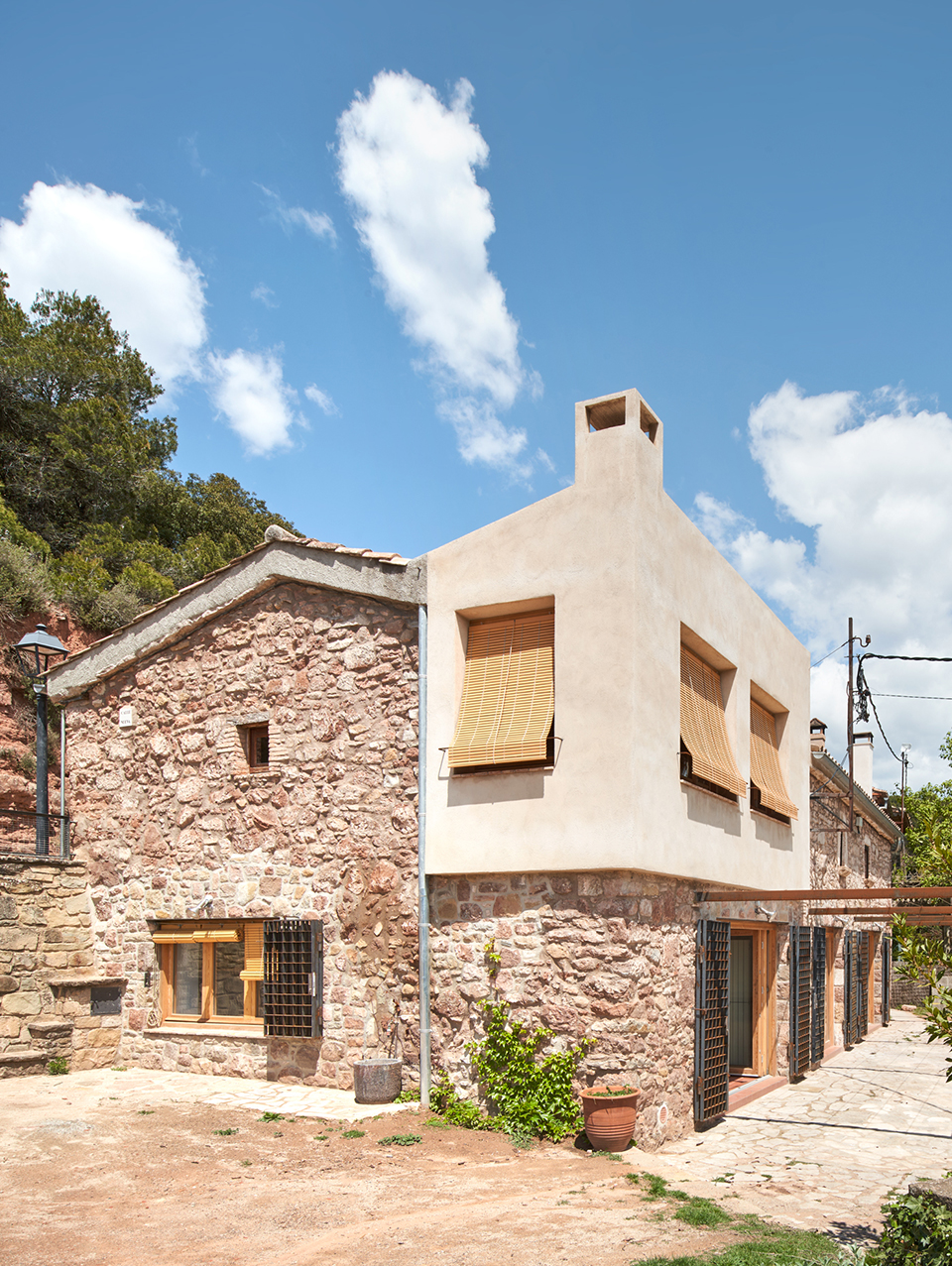 108era-renovation-of-a-farmhouse-in-granera-by-vallribera-noray