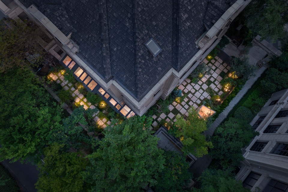 Botanica Meditation Centre by HAS design and research