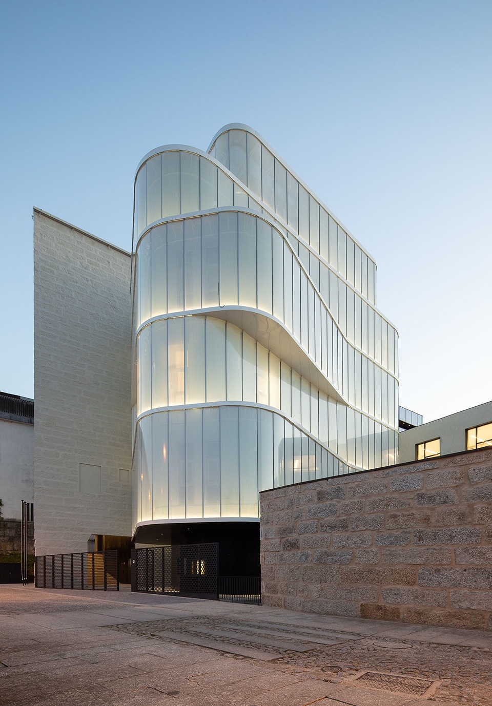 Rehabilitation of the old Jordao Theater and Garage Avenida by Pitagoras Group
