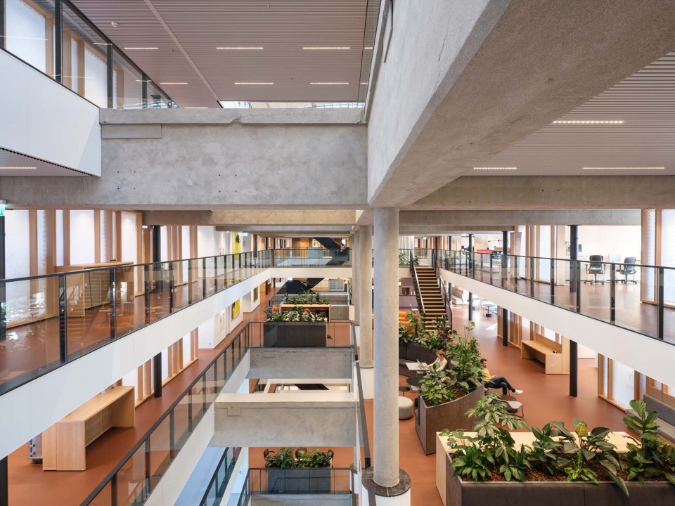 Stationspostgebouw by KCAP Kraaijvanger Architects