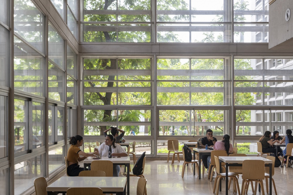 dy patil university centre of excellence by foster partners