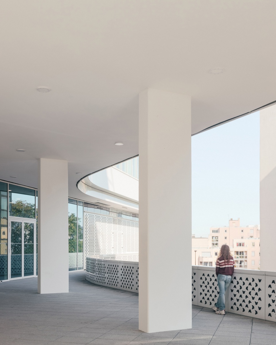 faculty of medicine of kremlin bicetre by pargade architectes