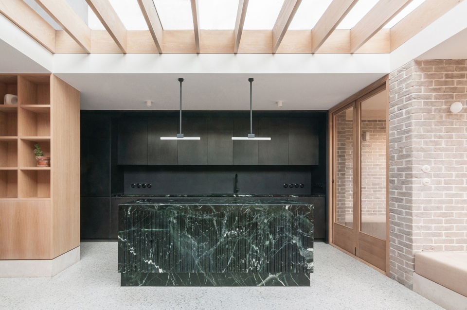 Courtyard House by Yellow Cloud Studio