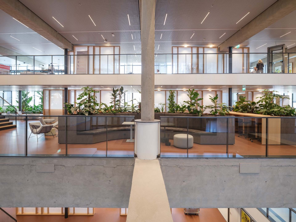 Stationspostgebouw by KCAP Kraaijvanger Architects