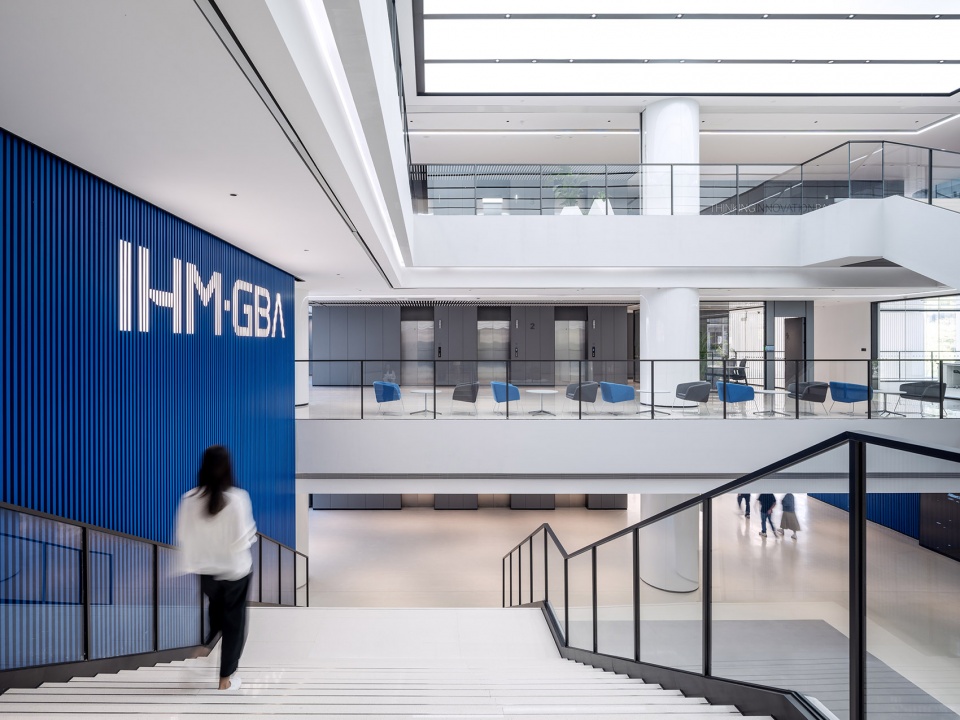 innovation center for high performance medical devices by henn