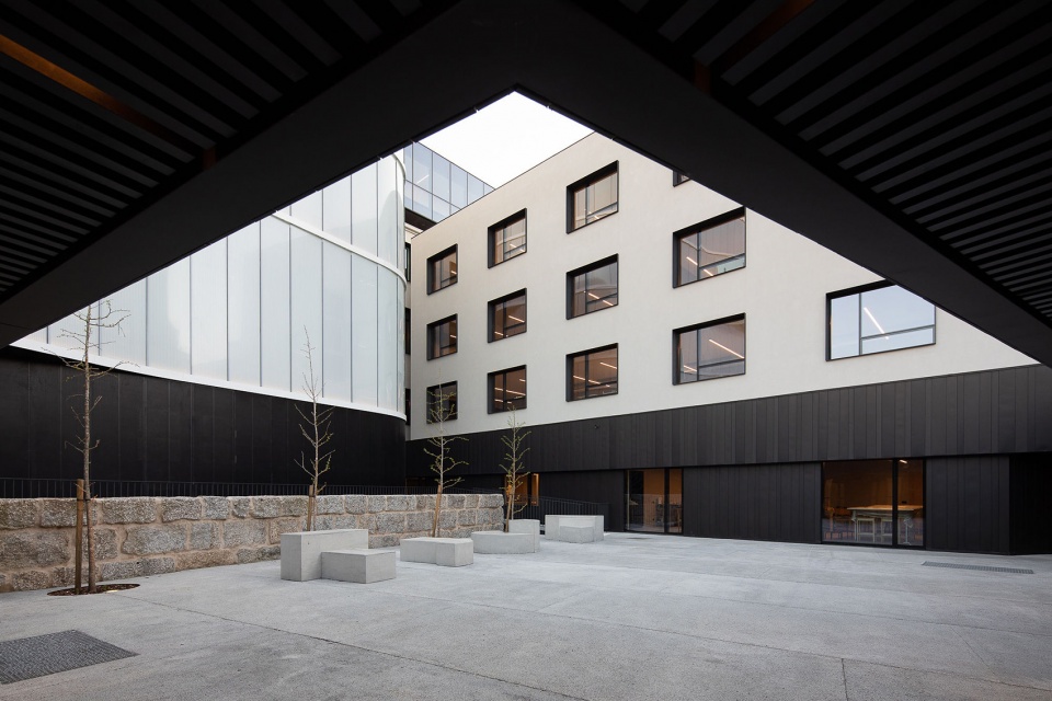 Rehabilitation of the old Jordao Theater and Garage Avenida by Pitagoras Group