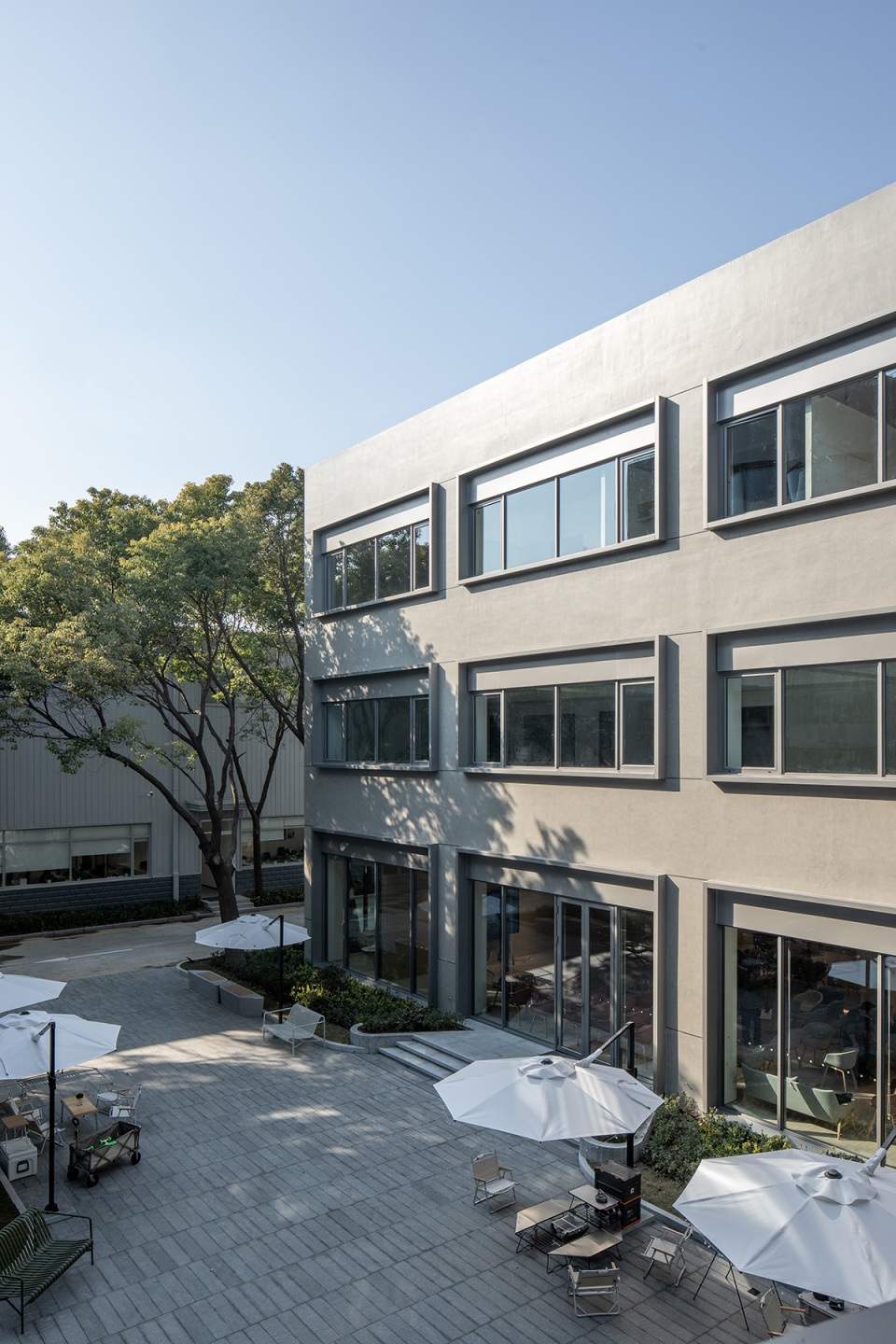 nio delivery center by kokaistudios