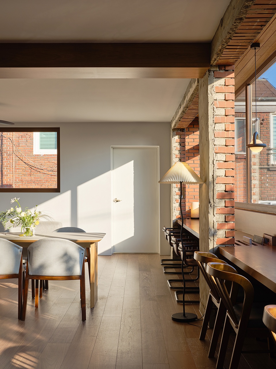 Vonzrr Cafe by SHERPA