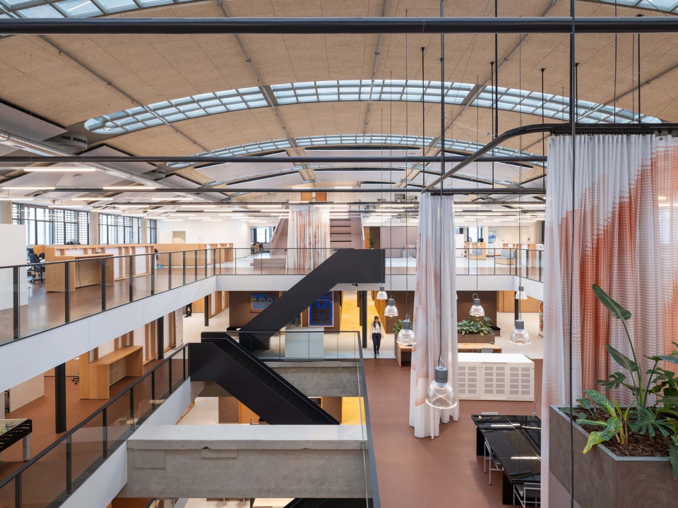 Stationspostgebouw by KCAP Kraaijvanger Architects