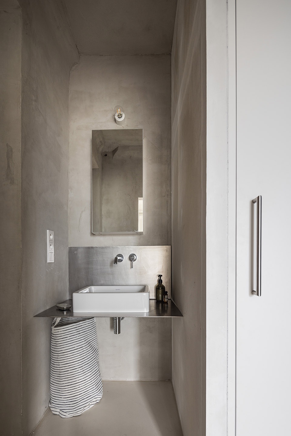 panelak apartment by kilohonc