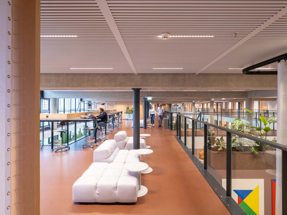 Stationspostgebouw by KCAP Kraaijvanger Architects