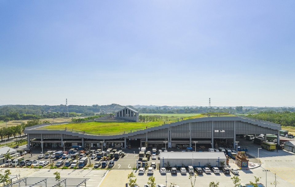 mvrdv completes wholesale market in tainan with publicly accessible roof