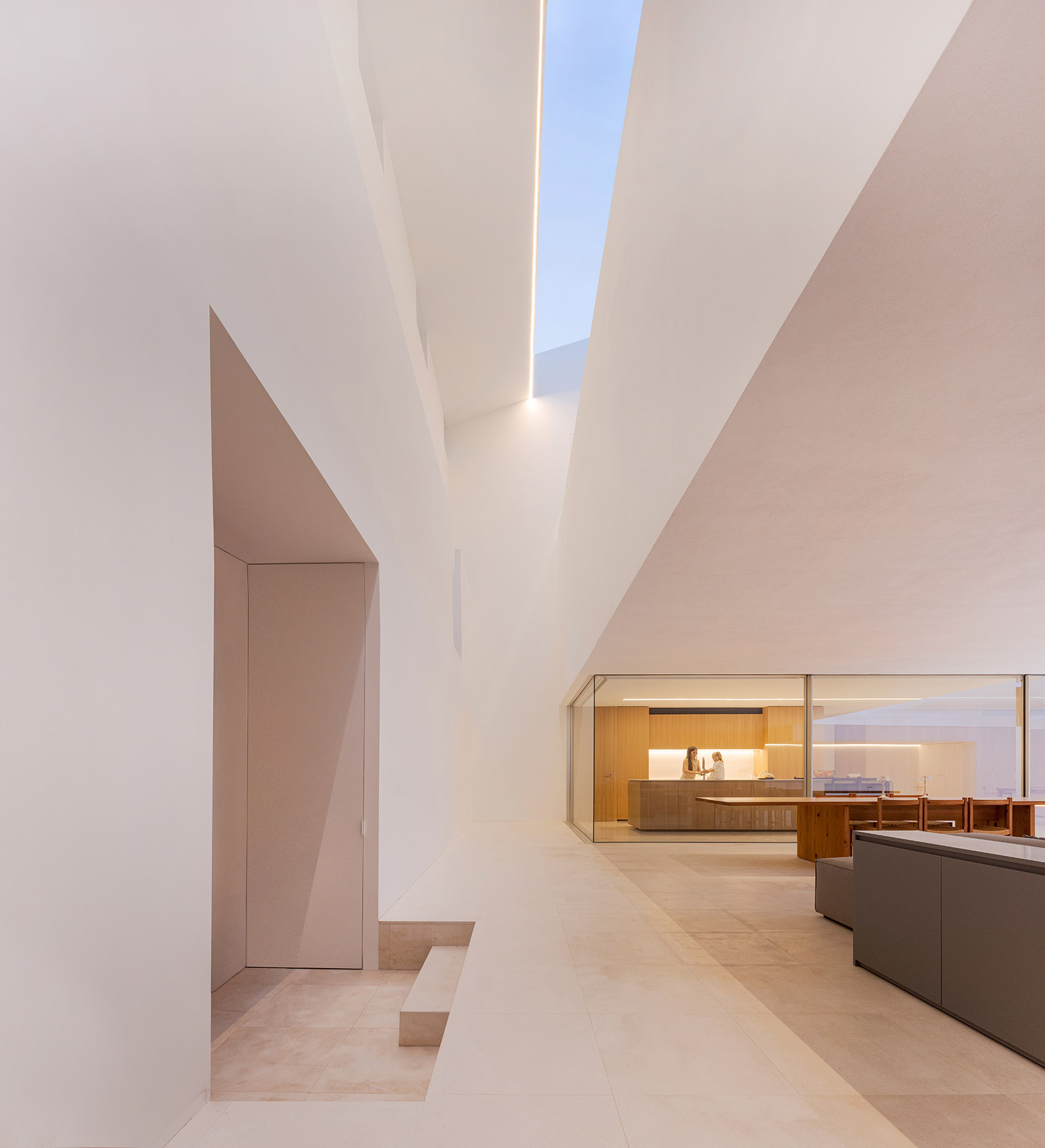 The Empty House by Fran Silvestre Arquitectos - 谷德设计网