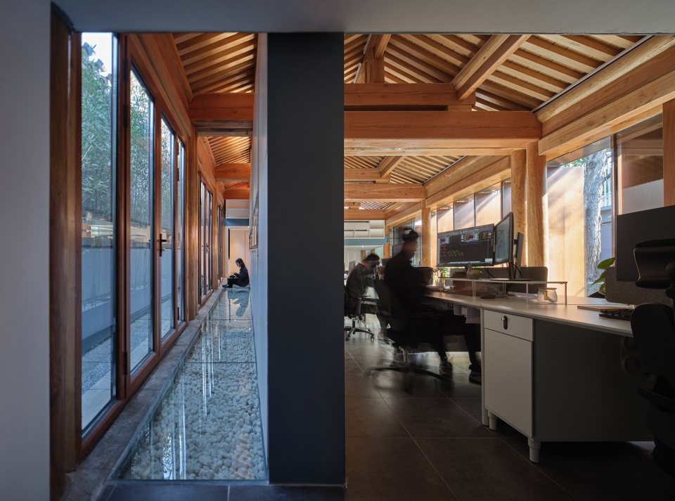 new office of bazuo architecture studio in traditional beijing hutong by bazuo architecture studio