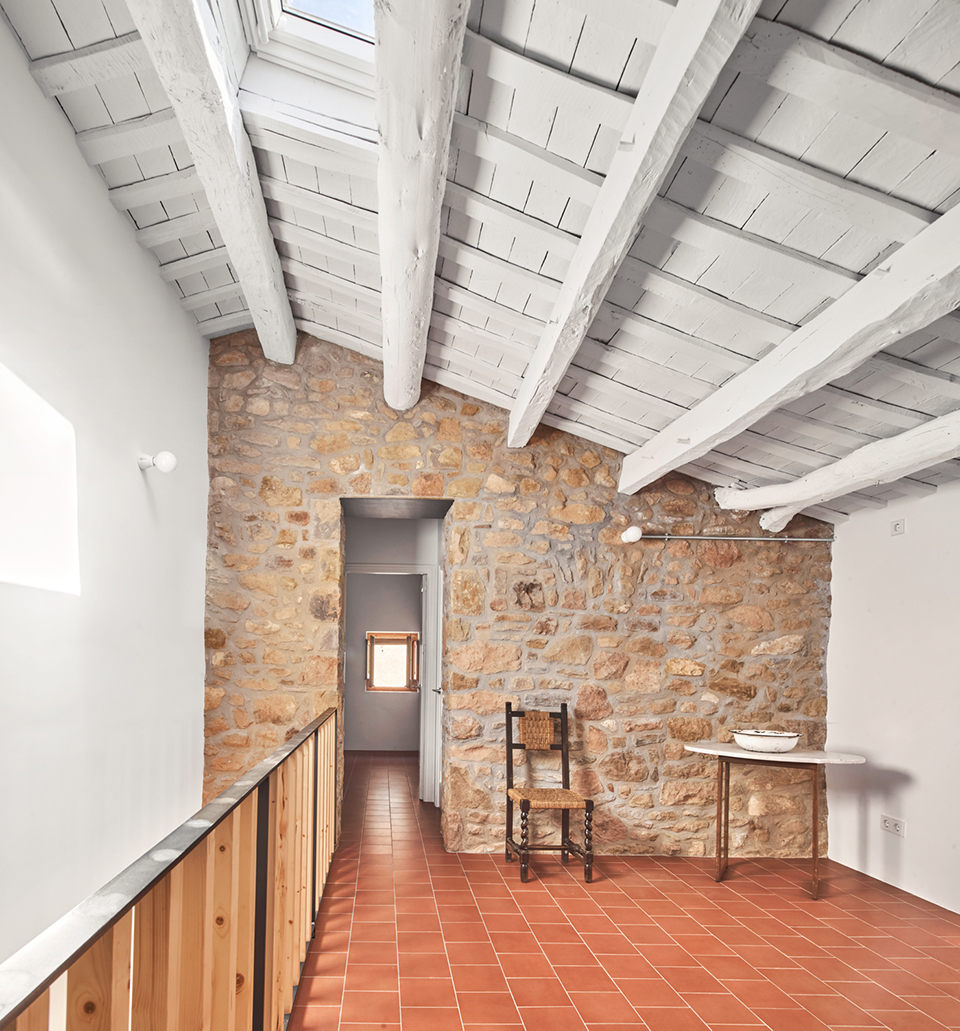 108era-renovation-of-a-farmhouse-in-granera-by-vallribera-arquitectes