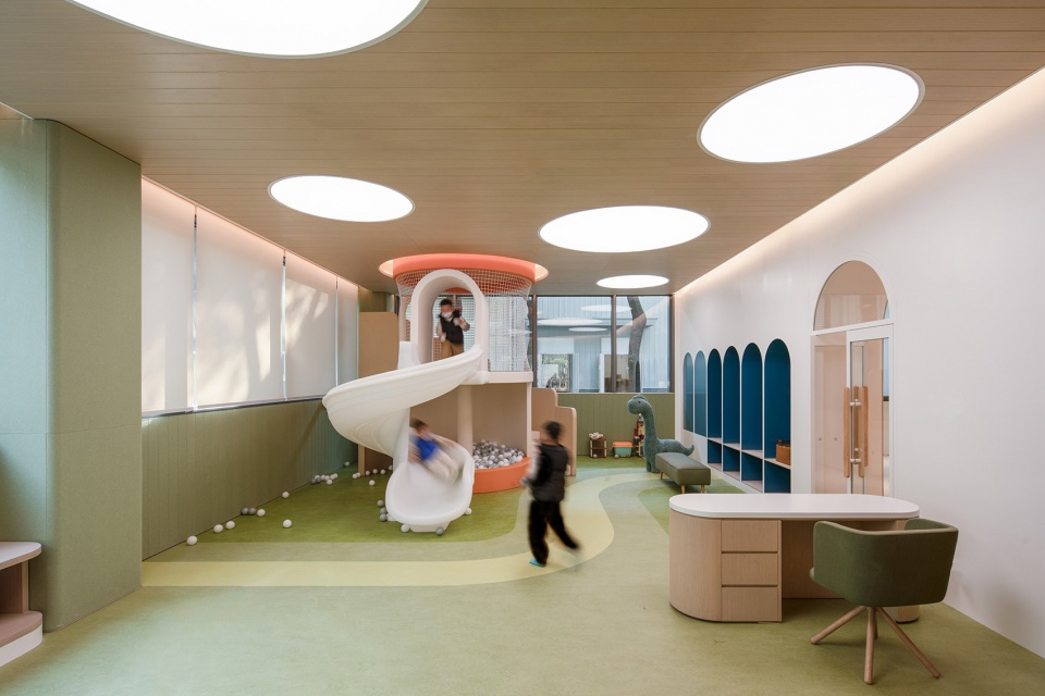 nio delivery center by kokaistudios