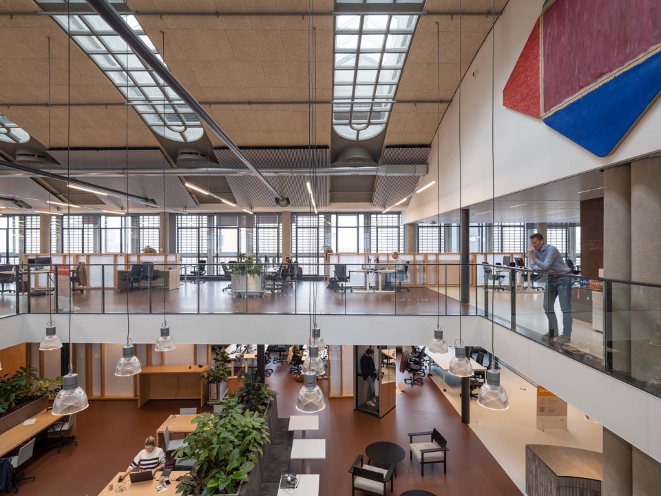 Stationspostgebouw by KCAP Kraaijvanger Architects