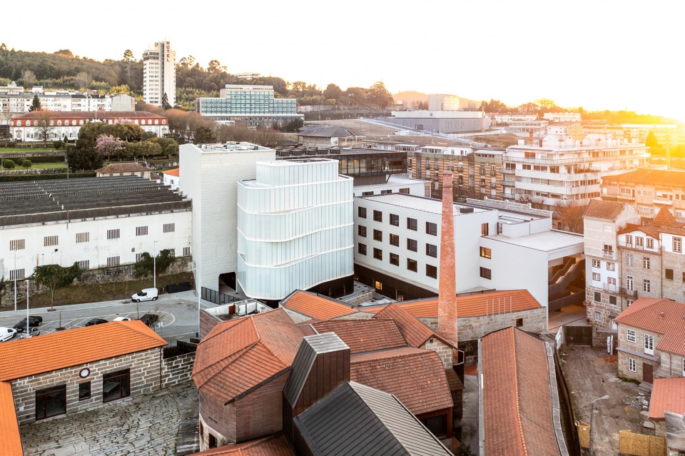 Rehabilitation of the old Jordao Theater and Garage Avenida by Pitagoras Group