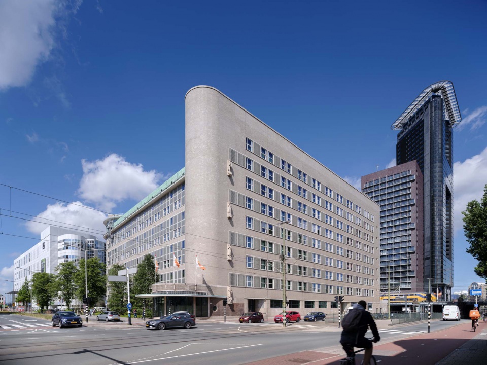 Stationspostgebouw by KCAP Kraaijvanger Architects