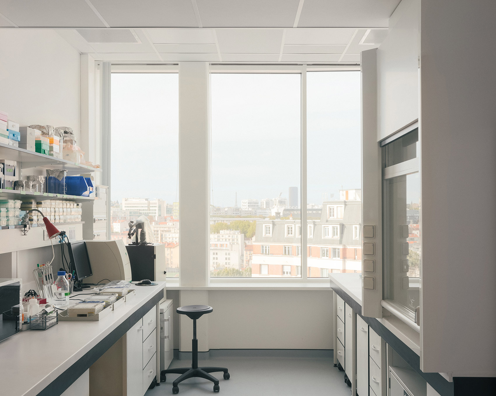 Faculty of Medicine of KremlinBicêtre by Pargade Architectes 谷德设计网