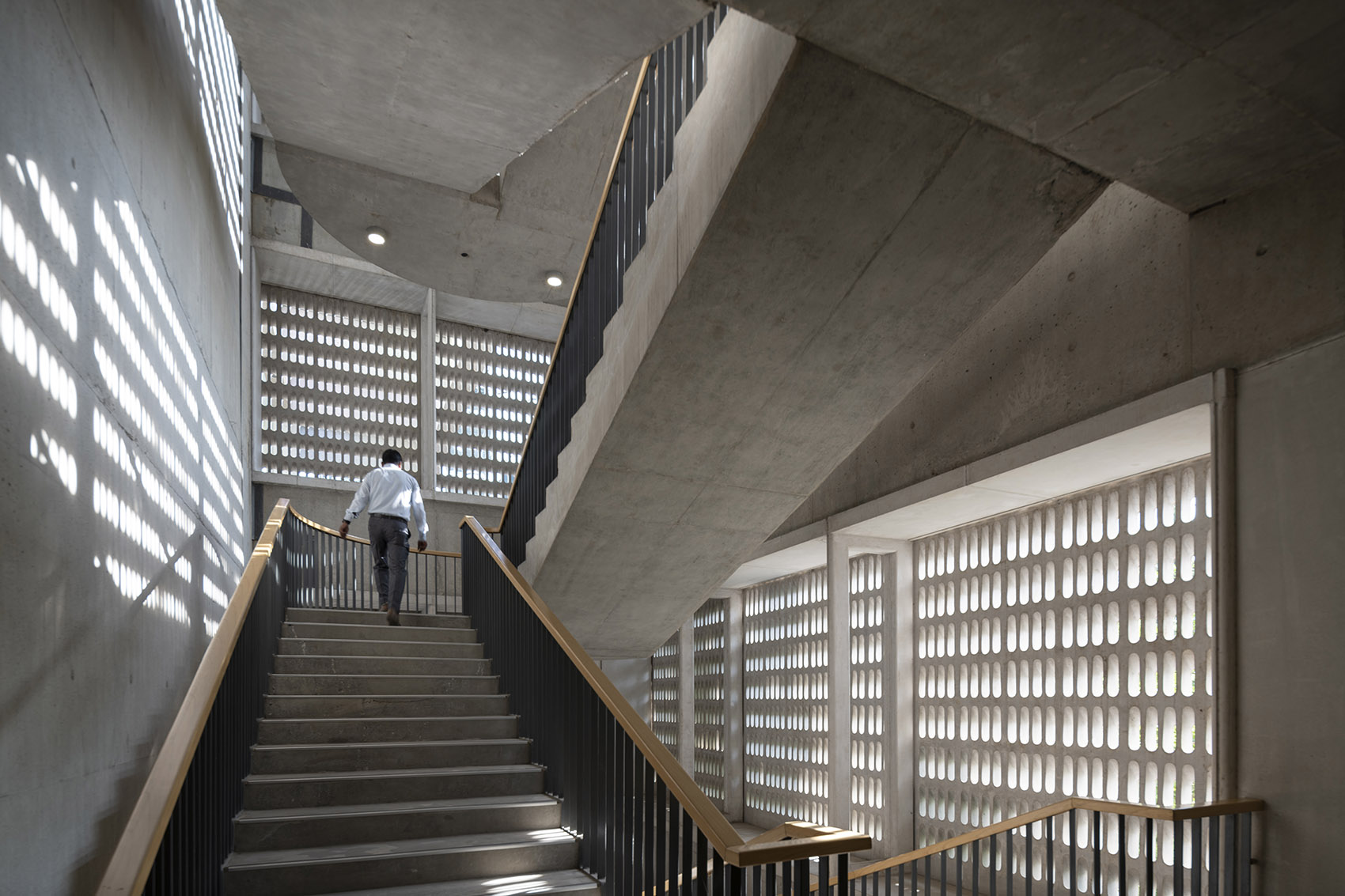 Dy patil university centre of excellence by foster partners 
