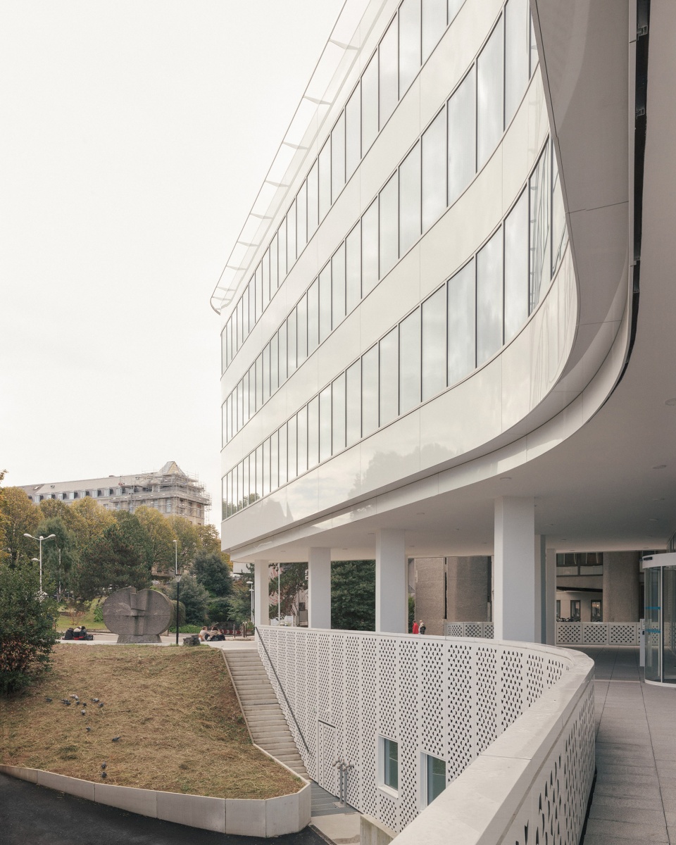 faculty of medicine of kremlin bicetre by pargade architectes