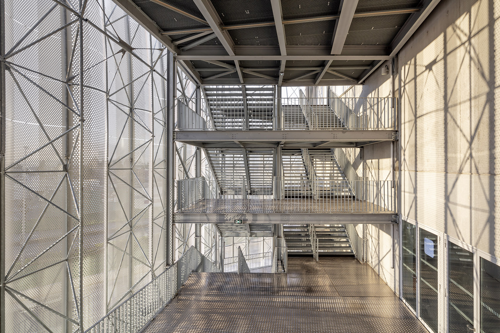 co-met-arena-congress-and-convention-center-by-jacques-ferrier